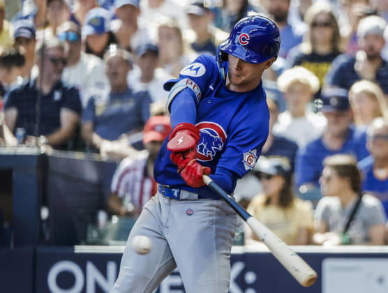 Chicago Cubs center fielder Pete Crow-Armstrong hits a single in the seventh inning of the MLB, Baseball Herren, USA game between the Chicago Cubs and the Milwaukee Brewers at American Family Field in Milwaukee, Wisconsin on Monday, September 7, 2026.  MIL20260907823 TANNENxMAURY