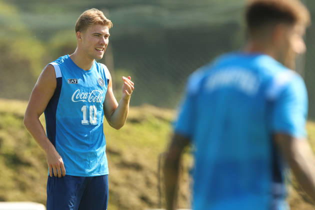SSC Napoli Training Session Rasmus Hojlund of Napoli during a training session ahead of the UEFA Champions League 2026 27 at the Napoli training center in Castel Volturno, Italy, on September 8, 2026. Castel Volturno Napoli Italy  Copyright: xCiroxDexLucax originalFilename:deluca-sscnapol260908_npHd7.jpg