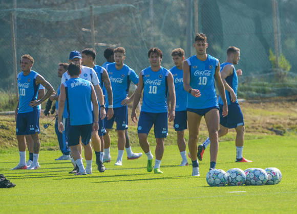Allenamento SSC Napoli a Castelvolturno Antonio Vergara of SSC Napoli Durante l™allenamento pre partita Champions League tra Napoli ed Arsenal a Castelvolturno del 08 09 2026 Castelvolturno Centro Sportivo SSC Napoli Campania ITALIA Copyright: xSalvatorexDexRosaxSalvatorexDexRosax DSC02775