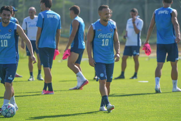 Allenamento SSC Napoli a Castelvolturno Stanislav Lobotka of SSC Napoli Durante l™allenamento pre partita Champions League tra Napoli ed Arsenal a Castelvolturno del 08 09 2026 Castelvolturno Centro Sportivo SSC Napoli Campania ITALIA Copyright: xSalvatorexDexRosaxSalvatorexDexRosax DSC02792