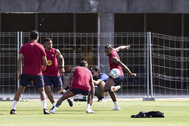 September 8, 2026, Sant Joan Despi, Barcelona, Spain: Alejandro Balde during the training day of FC Barcelona, Barca ahead UEFA Champions League 2026 27, football match against Feyenoord at Ciutat Esportiva Joan Gamper on September 08, 2026 in Sant Joan Despi, Barcelona, Spain. FC Barcelona Training And press conference, PK, Pressekonferenz - UEFA Champions League 2026 27  - ZUMAa181 20260908_zaa_a181_014 Copyright: xJavierxBorregox