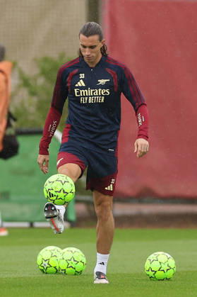 Arsenal Training, Champions League Riccardo Calafiori of Arsenal during the Arsenal Training session ahead of the UEFA Champions League Round 1 match v Napoli, at the Arsenal FC Training Centre, London Colney, England on 8 September 2026 Credit: Tiego Grenho Every Second Media Editorial use only. All images are copyright Every Second Media Limited. No images may be reproduced without prior permission. Copyright: xIMAGO EveryxSecondxMediax ESM-2149-0015 TiegoxGrenhox xEveryxSecondxMediax