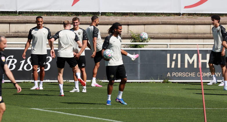 08.09.26 VfB Stuttgart Training Deutschland, Stuttgart, 08.09.2026, Fussball, Bundesliga, Saison 2026 2027, VfB Stuttgart Training: Lorenz Assignon.