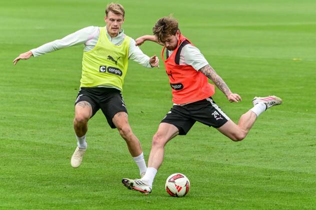 Eric Smith Connor Metcalfe ( Pauli ) Deutschland , Hamburg , Trainingsgelände an der Kollaustrasse , Fussball , 2. Bundesliga , FC St Pauli