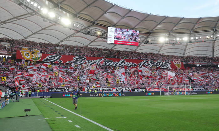 Stuttgart , Fußball UEFA Champions League VfB Stuttgart vs. Viking Stavanger , Choreographie zum 133. Geburtstag des Vfb