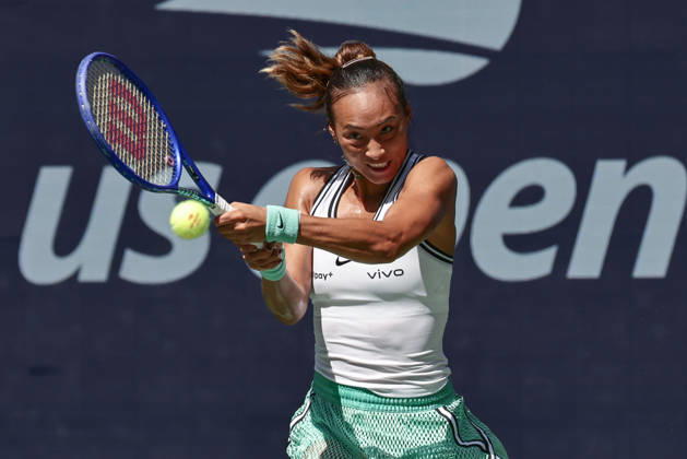 Qinwen Zheng (CHN), Damen Einzel, Ladies Singles, US Open Championships, Billie Jean King National Tennis Center, Flushing Meadows, New York, USA . Copyright: xJuergenxHasenkopfx