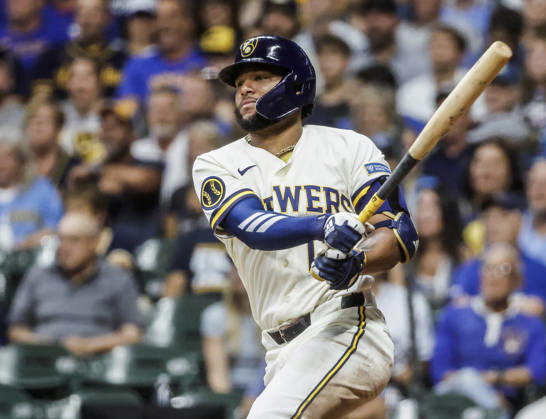 Milwaukee Brewers left fielder Jackson Chourio hits a single in the third inning of the MLB, Baseball Herren, USA game between the Chicago Cubs and the Milwaukee Brewers at American Family Field in Milwaukee, Wisconsin on Wednesday, September 9, 2026.  MIL20260909818 TANNENxMAURY