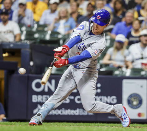 Chicago Cubs center fielder Pete Crow-Armstrong hits a single in the fourth inning of the MLB, Baseball Herren, USA game between the Chicago Cubs and the Milwaukee Brewers at American Family Field in Milwaukee, Wisconsin on Wednesday, September 9, 2026.  MIL20260909819 TANNENxMAURY