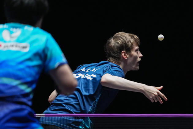 (260910) -- MACAO, Sept. 10, 2026 -- Anders Lind serves during the men s singles round of 16 match between Harimoto Tomokazu of Japan and Anders Lind of Denmark at the 2026 World Table tennis, Tischtennis (WTT) Champions Macao in Macao, south China, Sept. 10, 2026. ) (SP)CHINA-MACAO-TABLE TENNIS-WTT-MEN S SINGLES (CN) CheongxKamxKa 
