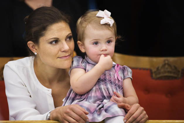 Kronprinsessan Victoria och prinsessan Estelle pa VIP-läktaren i finalen under tennisturneringen Stockholm Open den 20 oktober 2013 i Stockholm. Stockholm Sverige Copyright: xJoelxMarklundx