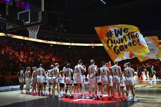 Belgium v Germany - FIBA Women s Basketball World Cup 2026 Quarter-Final BERLIN, GERMANY - SEPTEMBER 10 : players of Belgium during the FIBA Women s Basketball World Cup quarter final match between Belgium and Germany in Berlin on September 10, 2026 in Berlin, Germany, 10 09 2026 Berlin Germany  Copyright: xVincentxKalutx