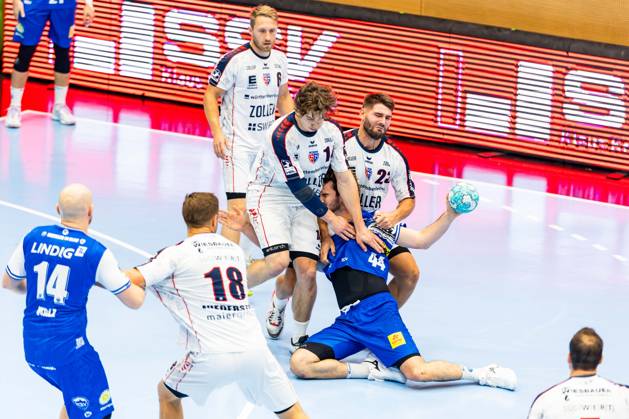 10.09.2026, GER, Handball, Maenner, Saison 26 27, Opel 1.Bl, 4.Spieltag, ThSV Eisenach - SG BBM Bietigheim Stephan Seitz (ThSV Eisenach,44), Fynn-Luca Nicolaus (SG BBM Bietigheim), Marcus Norrbrink (SG BBM Bietigheim) 99817 Eisenach Werner-Assmann-Halle Am Sportp Thueringen Deutschland