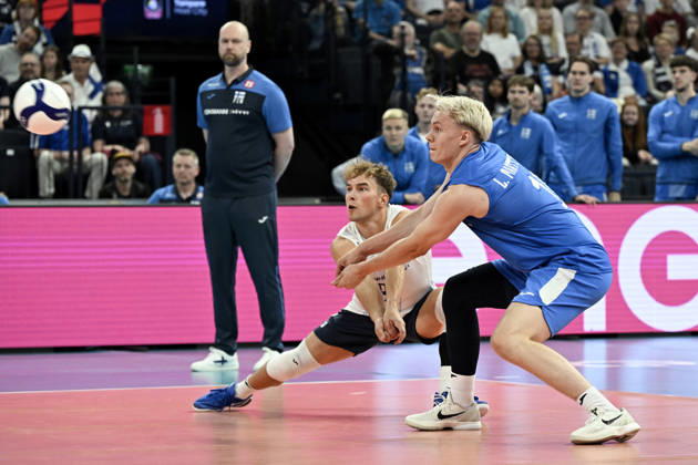 LKS 20260910 From left, head coach Olli Kunnari, Voitto Köykkä and Luka Mattila of Finland during men s volleyball European Championships Pool C match Finland vs Denmark in Tampere on September 10, 2026. - EMMI KORHONEN Tampere Finland E8mlfLyg3CQ  Copyright: xEmmixKorhonenx E8mlfLyg3CQ