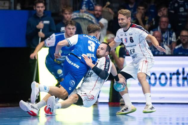 HANDBALL OPEL HBL 4. SPIELTAG THSV EISENACH - SG BBM BIETIGHEIM ** NUR FÜR REDAKTIONELLE ZWECKE ** EDITORIAL USE ONLY **<p>10 09 2026-Eisenach: Handball Opel Handball 1. Bundesliga Saison 2026 - 2027 Werner Assmann Halle 4. Spieltag ThSV Eisenach - G BBM Bietigheim im Foto: Oskar Joelsson 3 (ThSV Eisenach)im Zweikampf mit Dominik Claus 7 (SG BBM Bietigheim) ( Deutschland Thueringen Eisenach Copyright: SaschaxFromm