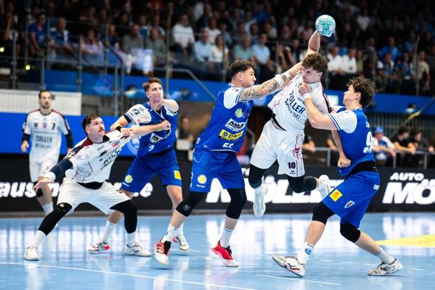 HANDBALL OPEL HBL 4. SPIELTAG THSV EISENACH - SG BBM BIETIGHEIM ** NUR FÜR REDAKTIONELLE ZWECKE ** EDITORIAL USE ONLY **<p>10 09 2026-Eisenach: Handball Opel Handball 1. Bundesliga Saison 2026 - 2027 Werner Assmann Halle 4. Spieltag ThSV Eisenach - G BBM Bietigheim im Foto: Justin Kurch 52 (ThSV Eisenach) im Zweikampf mit Tillman Leu 99 (ThSV Eisenach) im Zweikampf mit JonaÅ¡ Josef 10 (SG BBM Bietigheim) ( Deutschland Thueringen Eisenach Copyright: SaschaxFromm