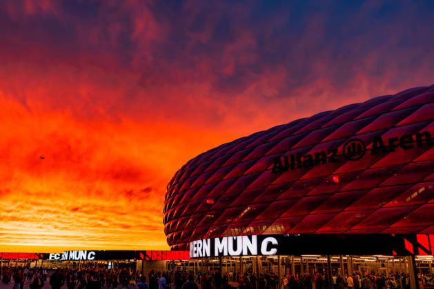UEFA Champions League, 1. Spieltag, FC Bayern München vs. Bodo Glimt am 10.09.2026 Allianz Arena bei Nacht abends Sonnenuntergang Abenddämmerung Sonnenstrahlen Spätsommer Copyright: xBahhoxKarax