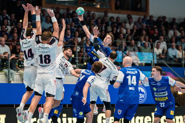 Oskar Joelsson (ThSV Eisenach, 03), Fynn Luca Nicolaus (SG BBM Bietigheim, 14), Fabian Wiederstein (SG BBM Bietigheim, 18), Dominik Claus (SG BBM Bietigheim, 07), Marcus Norrbrink (SG BBM Bietigheim, 23), Peter Walz (ThSV Eisenach, 14), Moritz Ende (ThSV Eisenach, 21), Felix Aellen (ThSV Eisenach, 22) GER, ThSV Eisenach gegen SG BBM Bietigheim, 1. Opel Handballbundesliga, Handball, 4.Spieltag, Saison 2026 2027, 19.00 Uhr, 10.09.2026 GER, ThSV Eisenach gegen SG BBM Bietigheim, 1. Opel Handballbundesliga, Handball, 4.Spieltag, Saison 2026 2027, 19.00 Uhr, 10.09.2026 Eisenach Copyright: xMartinxHerbstx