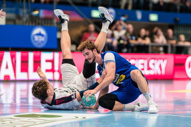 Stephan Seitz (ThSV Eisenach, 44), Fynn Luca Nicolaus (SG BBM Bietigheim, 14) GER, ThSV Eisenach gegen SG BBM Bietigheim, 1. Opel Handballbundesliga, Handball, 4.Spieltag, Saison 2026 2027, 19.00 Uhr, 10.09.2026 GER, ThSV Eisenach gegen SG BBM Bietigheim, 1. Opel Handballbundesliga, Handball, 4.Spieltag, Saison 2026 2027, 19.00 Uhr, 10.09.2026 Eisenach Copyright: xMartinxHerbstx