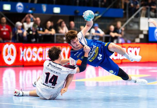 HANDBALL OPEL HBL 4. SPIELTAG THSV EISENACH - SG BBM BIETIGHEIM ** NUR FÜR REDAKTIONELLE ZWECKE ** EDITORIAL USE ONLY **<p>10 09 2026-Eisenach: Handball Opel Handball 1. Bundesliga Saison 2026 - 2027 Werner Assmann Halle 4. Spieltag ThSV Eisenach - SG BBM Bietigheim im Foto: Stephan Seitz 44 (ThSV Eisenach) im Zweikampf mit Fynn Nicolaus 14 (SG BBM Bietigheim)( Deutschland Thueringen Eisenach Copyright: SaschaxFromm