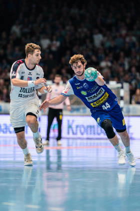 Stephan Seitz (ThSV Eisenach, 44), Nikola Vlahovic (SG BBM Bietigheim, 03) GER, ThSV Eisenach gegen SG BBM Bietigheim, 1. Opel Handballbundesliga, Handball, 4.Spieltag, Saison 2026 2027, 19.00 Uhr, 10.09.2026 GER, ThSV Eisenach gegen SG BBM Bietigheim, 1. Opel Handballbundesliga, Handball, 4.Spieltag, Saison 2026 2027, 19.00 Uhr, 10.09.2026 Eisenach Copyright: xMartinxHerbstx