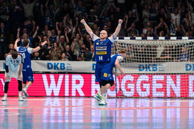 Peter Walz (ThSV Eisenach, 14) feiert den Sieg. GER, ThSV Eisenach gegen SG BBM Bietigheim, 1. Opel Handballbundesliga, Handball, 4.Spieltag, Saison 2026 2027, 19.00 Uhr, 10.09.2026 GER, ThSV Eisenach gegen SG BBM Bietigheim, 1. Opel Handballbundesliga, Handball, 4.Spieltag, Saison 2026 2027, 19.00 Uhr, 10.09.2026 Eisenach Copyright: xMartinxHerbstx