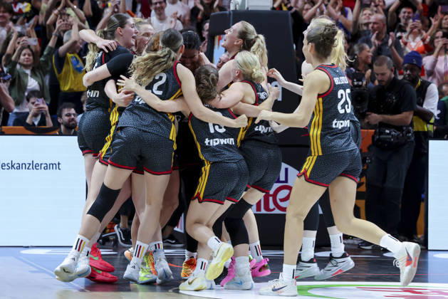 Leonie Fiebich (Germany) celebrates reaching the semi-finals with her team-mates during the FIBA Women s Basketball World Cup Germany 2026 Quarter-Final match between Belgium and Germany at Berlin Arena on September 10, 2026 in Berlin, Germany. (Photo by Marco Steinbrenner DeFodi Images) -