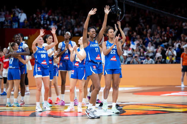China V France: Quarter-Finals - FIBA Women s Basketball World Cup Germany 2026 Valeriane Ayayi and Marieme Badiane celebrate a victory in the FIBA Women s Basketball World Cup 2026 quarter-finals match between China and France in Berlin, Germany, on September 10, 2026. Berlin Germany  Copyright: xMarcinxGolbax originalFilename:golba-chinavfr260910_npi0w.jpg