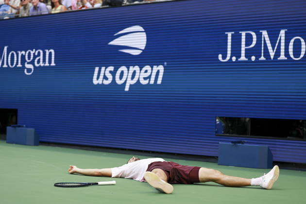 US Open tennis tournament - Day 13 Alexander Zverev of Germany reacts during his match against Karen Khachanov of Russia during the Men s Singles semi-final of the US Open Tennis Championships at the USTA Billie Jean King National Tennis Center in Flushing Meadows, New York, USA, 11 September 2026. The 2026 US Open tournament runs from 23 August to 13 September. FLUSHING MEADOWS NEW YORK United States  Copyright: xCRISTOBALxHERRERA-ULASHKEVICHx