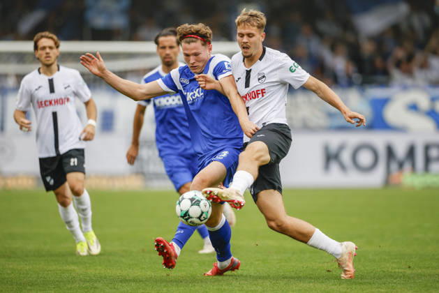 12.09.2026, Sportclub Arena , Verl, GER, 3. Liga, 5. Spieltag: SC Verl vs SV Meppen, Richard Meier (SV Meppen 13) vs Tom Baack (SC Verl 5) DFL REGULATIONS PROHIBIT ANY USE OF PHOTOGRAPHS AS IMAGE SEQUENCES AND OR QUASI-VIDEO. Verl NRW Sportclub Arena