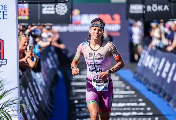 RECORD DATE NOT STATED 2026 IRONMAN 70.3 Weltmeisterschaft Nizza - Bianca Bogen Athleten beim Wettkampf der VinFast IRONMAN 70.3 Weltmeisterschaft 2026 in Nizza, Frankreich. Nizza Promenade des Anglais Alpes-Maritimes Provence-Alpes-Côte d Azur France