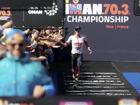 Ironman 70.3 femmes PHOTOPQR NICE MATIN Dylan Meiffret ; Nice ; 12 09 2026 ; Premier jour féminin de l Ironman 70.3 a Nice ICI : l americaine Taylor Knibb remporte la course - Nice, France, September 12, 2026. The first day of the 2026 IRONMAN 70.3 World Championship, WM, Weltmeisterschaft in Nice, dedicated to the women’s race. Professional women started at 7 a.m. from Plage des Ponchettes, followed by age-group competitors. The triathlon consists of a 1.9 km swim, a 90 km bike course through the Alpes-Maritimes and a 21.1 km run along the Promenade des Anglais. Nice France  Copyright: xPHOTOPQR NICExMATIN MAXPPPxDylanxMeiffretx 20260912NIM8666 20260912NIM8666