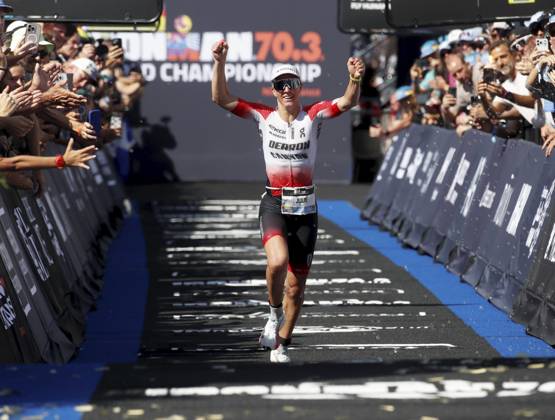 Ironman 70.3 femmes PHOTOPQR NICE MATIN Dylan Meiffret ; Nice ; 12 09 2026 ; Premier jour féminin de l Ironman 70.3 a Nice ICI : La suisse Julie Derron arrive 2e - Nice, France, September 12, 2026. The first day of the 2026 IRONMAN 70.3 World Championship, WM, Weltmeisterschaft in Nice, dedicated to the women’s race. Professional women started at 7 a.m. from Plage des Ponchettes, followed by age-group competitors. The triathlon consists of a 1.9 km swim, a 90 km bike course through the Alpes-Maritimes and a 21.1 km run along the Promenade des Anglais. Nice France  Copyright: xPHOTOPQR NICExMATIN MAXPPPxDylanxMeiffretx 20260912NIM8668 20260912NIM8668