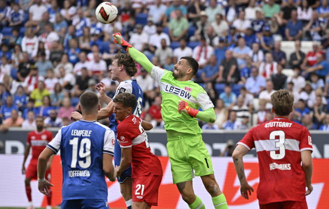Strafraumszene, Torraumszene Torwart Fabian Bredlow VfB Stuttgart (01) Aktion gegen Wouter Burger TSG 1899 Hoffenheim (18) TSG 1899 Hoffenheim vs VfB Stuttgart 12.09.2026 DFL REGULATIONS PROHIBIT ANY USE OF PHOTOGRAPHS AS IMAGE SEQUENCES AND OR QUASI-VIDEO TSG 1899 Hoffenheim vs VfB Stuttgart