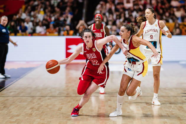 FIBA Women™s Basketball World Cup 2026: Spanien vs. USA, 12.09.2026 Caitlin Clark (USA, 12); Basketball, FIBA Women™s Basketball World Cup 2026, Final Phase, Halbfinale: Spanien vs. USA am 12.09.2026 in der Uber Arena, Berlin Copyright: xBEAUTIFULxSPORTS Tonhäuserx