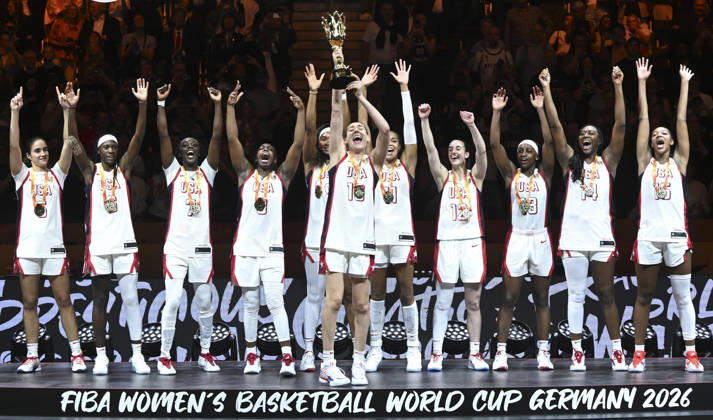 France v USA - FIBA Women s Basketball World Cup 2026 BERLIN, GERMANY - SEPTEMBER 13: USA team celebrates victory after winning the FIBA Women s Basketball World Cup 2026 final against France at Uber Arena in Berlin, Germany, on September 13, 2026. Halil Sagirkaya Anadolu Berlin Germany. Editorial use only. Please get in touch for any other usage.  Copyright: x2026xAnadoluxHalilxSagirkayax