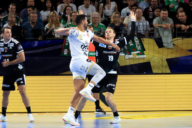 16.09.2026, GER Deutschland, Handball, EHF Champions League, 16.09.2026, Saison 2026 2027, Berlin, Fuechse Berlin vs Veszprem HC Mathias Gidsel ( Fuechse Berlin 19 ), , Ahmed Hesham ( Veszprem 15 ) nordphoto GmbH Engler Berlin Max-Schmeling-Halle Berlin Deutschland Copyright: xNordphotox xEnglerx