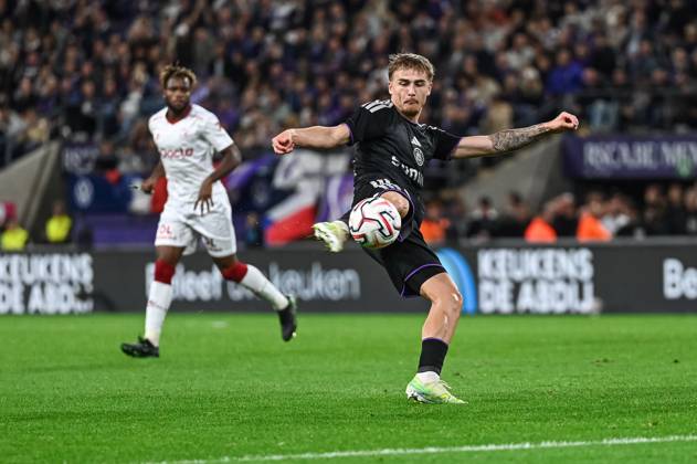 Anderlecht s Marten Winkler pictured in action during a soccer match between RSC Anderlecht and SV Zulte Waregem, Saturday 19 September 2026 in Brussels, on day 7 of the 2026-2027 Jupiler Pro League first division of the Belgian championship. EMILExWINDAL  x187028627x