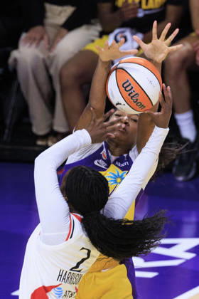 September 20, 2026, Los Angeles, California, USA: Chance Gray 2 of the Los Angeles Sparks blocks a shot attempt from Jordan Harrison 2 of the Portland Fire during their regular season WNBA, Basketball Damen, USA game on Sunday September 20, 2026 at Crypto.com Arena in Los Angeles, California. Sparks defeat Fire, 105-84. ARIANA RUIZ PI Los Angeles USA - ZUMAp124 20260920_zaa_p124_118 Copyright: xArianaxRuizx