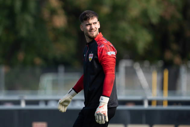 Dennis Seimen (VfB Stuttgart, 41), GER, VfB Stuttgart, Fussball, 1. Bundesliga, öffentliches Training, Spielzeit 2026 2027, 21.09.2026, DFL REGULATIONS PROHIBIT ANY USE OF PHOTOGRAPHS AS IMAGE SEQUENCES AND OR QUASI-VIDEO, GER, VfB Stuttgart, Fussball, 1. Bundesliga, öffentliches Training, Spielzeit 2026 2027, 21.09.2026, Stuttgart Copyright: xEibner-Pressefoto EdwardxCheungx EP_ECG