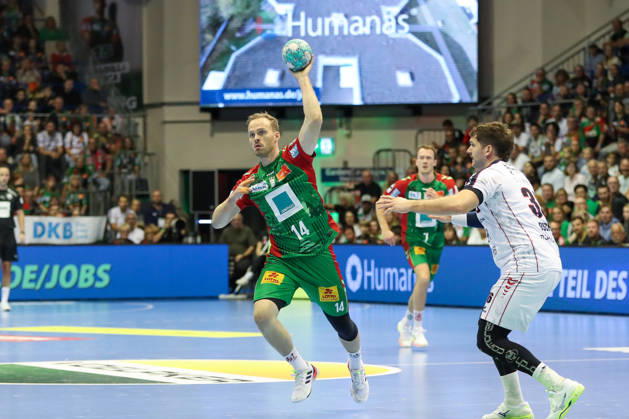 26.09.2026, xgox, Handball - Opel HBL SC Magdeburg - SG BBM Bietigheim emspor, v.l. Omar Ingi Magnusson (Magdeburg, 14) am Ball, plays the ball Magdeburg