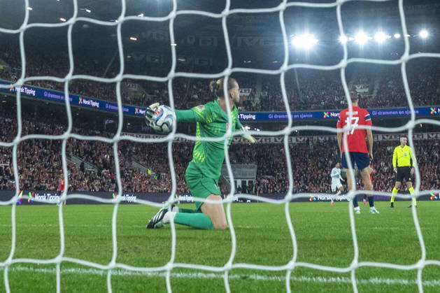 Soccer, Nations League Norway vs. Portugal, Nations League Oslo 20260927 Portugal s Gonçalo Ramos scores the 2-1 goal against Norway s goalkeeper Orjan Haskjold Nyland during the international soccer match between Norway and Portugal in the Nations League. Photo: Cornelius Poppe, NTB, Oslo, Norway. EDITORIAL USE ONLY. RESTRICTED USE FOR BETTING COMPANIES  Copyright: xCorneliusxPoppex xNTBx