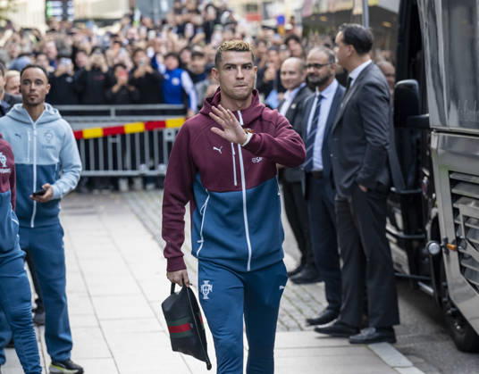 MALMÖ 2026-09-28 Cristiano Ronaldo and the rest of the Portugal national football team outside their hotel in Malmö on their way to training on Monday evening. Portugal will face Denmark in the Nations League in Copenhagen on Thursday, but are based in Malmö. MALMÖ SWEDEN x50090x