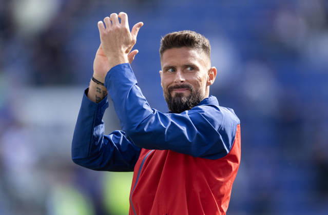 Everton v OSC Lille - Pre-Season Friendly LIVERPOOL, ENGLAND - AUGUST 15: Olivier Giroud of LOSC Lille acknowledges the fans after the pre-season friendly match between Everton and OSC Lille at Hill Dickinson Stadium on August 15, 2026 in Liverpool, United Kingdom.