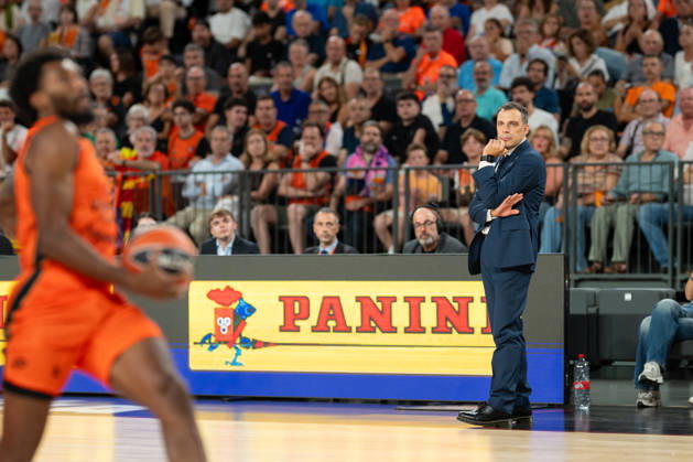 EuroLeague Round 2 match between Valencia Basket and of Kosner Baskonia Vitoria Gasteiz Paolo Galbiati of Kosner Baskonia Vitoria Gasteiz seen in action during the EuroLeague Round 2 match between Valencia Basket and of Kosner Baskonia Vitoria Gasteiz at Roig Arena , (Valencia ) on September 29, 2025. Copyright: xVicentexVidalxFernandezx