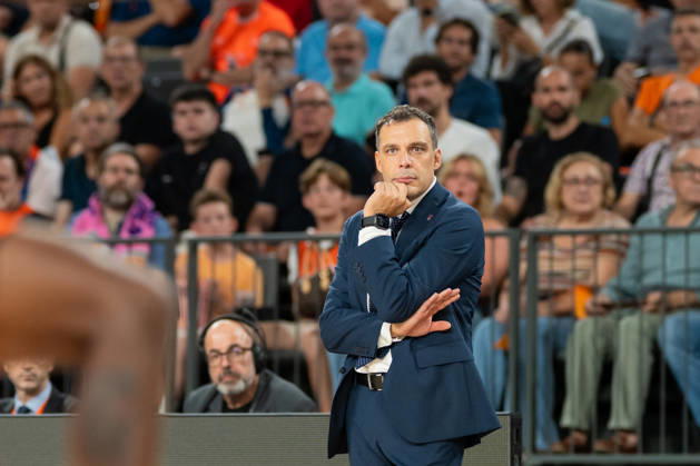 EuroLeague Round 2 match between Valencia Basket and of Kosner Baskonia Vitoria Gasteiz Paolo Galbiati of Kosner Baskonia Vitoria Gasteiz seen in action during the EuroLeague Round 2 match between Valencia Basket and of Kosner Baskonia Vitoria Gasteiz at Roig Arena , (Valencia ) on September 29, 2025. Copyright: xVicentexVidalxFernandezx