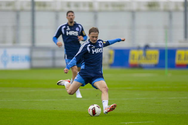 01.10.2026, Fussball, Training des FC Schalke 04. Finn Porath (FC Schalke 04). Gelsenkirchen Trainingsgelände FC Schalke 04 NRW Deutschland xRHR-FOTO YYx Copyright: RHR-FOTOx RHR-FOTO YY