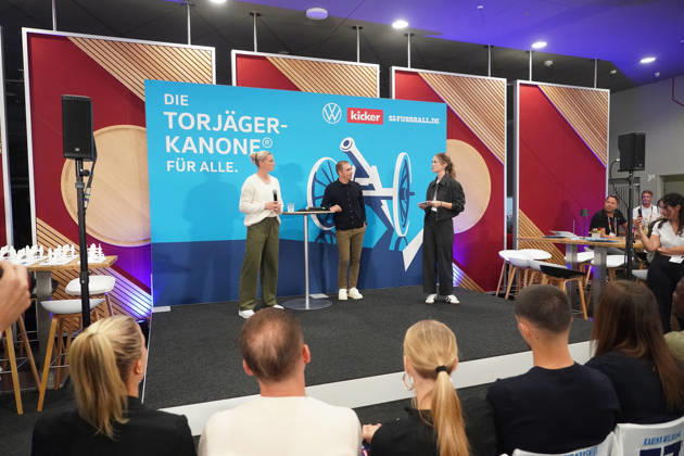 Preisverleihung der Torjägerkanone für Alle des Kicker und DFB mit Alexandra Popp und Philipp Lahm - München 01.10.2026: Deutschland vs. Serbien, UEFA Nations League, 3. Spieltag, Allianz Arena