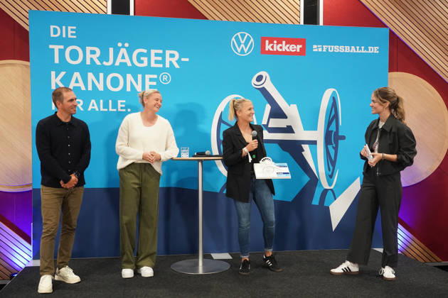 Preisverleihung der Torjägerkanone für Alle des Kicker und DFB mit Alexandra Popp und Philipp Lahm an Lyn Meyer - München 01.10.2026: Deutschland vs. Serbien, UEFA Nations League, 3. Spieltag, Allianz Arena