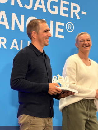 Preisverleihung der Torjägerkanone für Alle des Kicker und DFB mit Alexandra Popp und Philipp Lahm - München 01.10.2026: Deutschland vs. Serbien, UEFA Nations League, 3. Spieltag, Allianz Arena