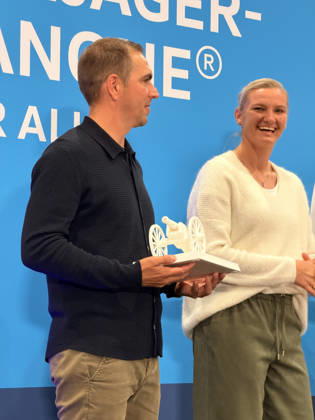 Preisverleihung der Torjägerkanone für Alle des Kicker und DFB mit Alexandra Popp und Philipp Lahm - München 01.10.2026: Deutschland vs. Serbien, UEFA Nations League, 3. Spieltag, Allianz Arena